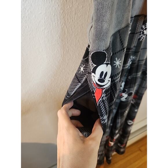 Disney Womens Gray Mickey Mouse Christmas Holiday Overalls Jumpsuit Pajama Large - Picture 4 of 6